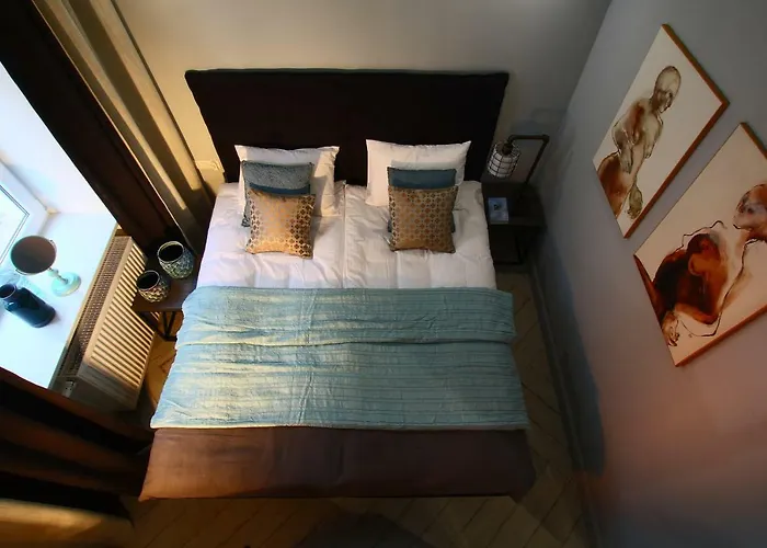 Batorego 2 - Stary Rynek *